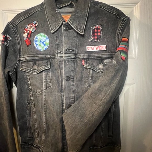 Levi’s Custom Denim Trucker Jacket - Picture 2 of 4